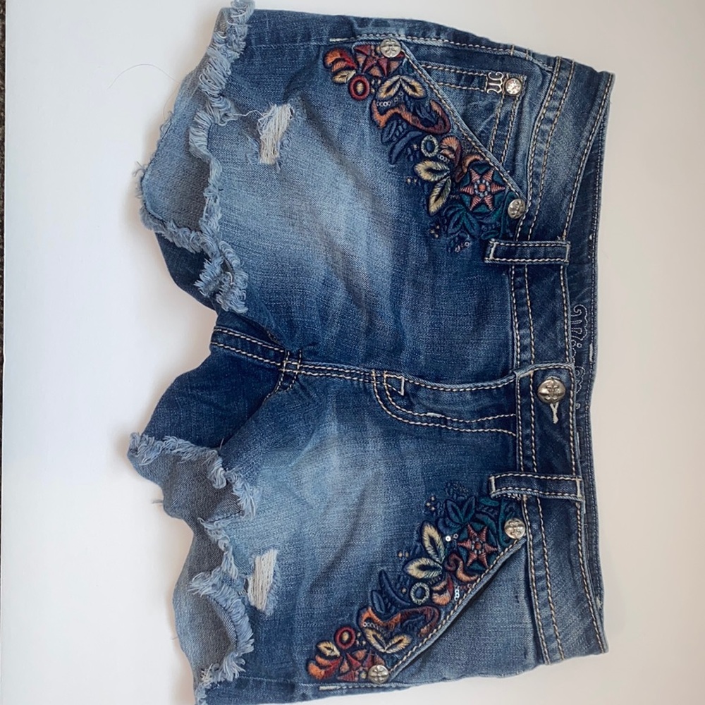 Miss me. Distressed shorts size 29 short straight.